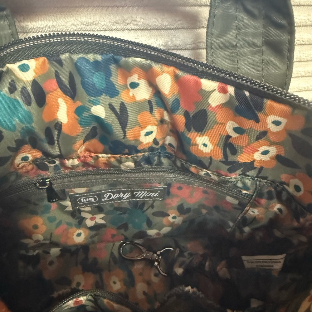 lug Quilted Olive Green Nylon Crossbody Tote - Picture 5 of 6